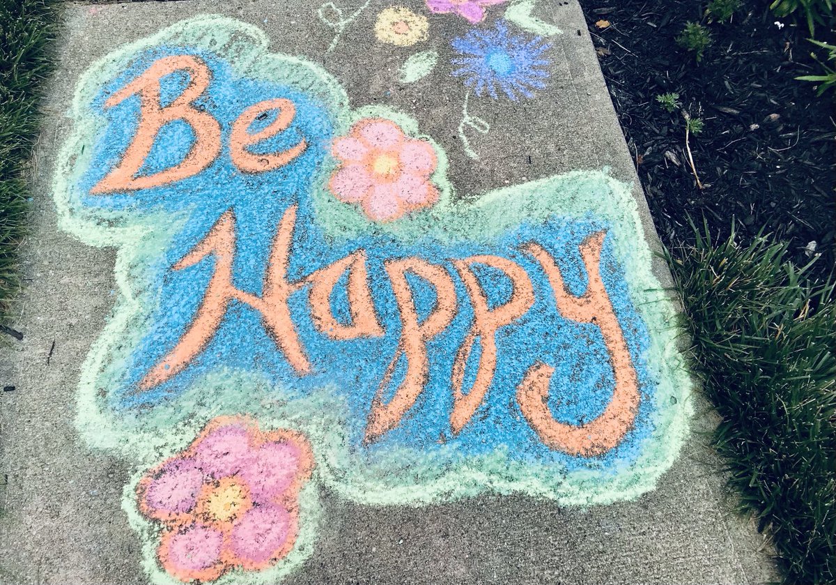 Sidewalk message from a small & creative heart … 💕🌸🌼 #sidewalkart #sidewalkchalk #behappy