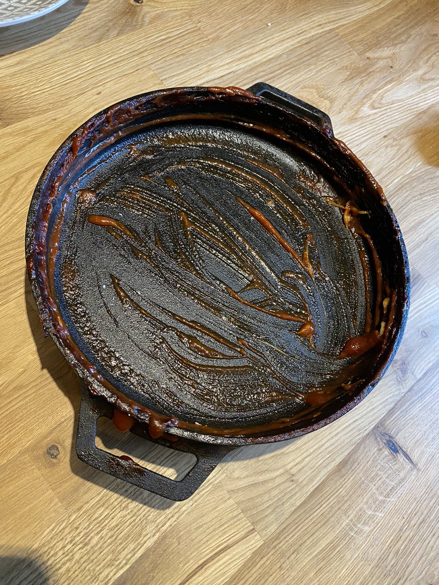 spewie28's tweet photo. @devonwoodsmoke tried your Meatball skillet with tomato sauce tonight, empty plates all round https://t.co/BABtP8bju2