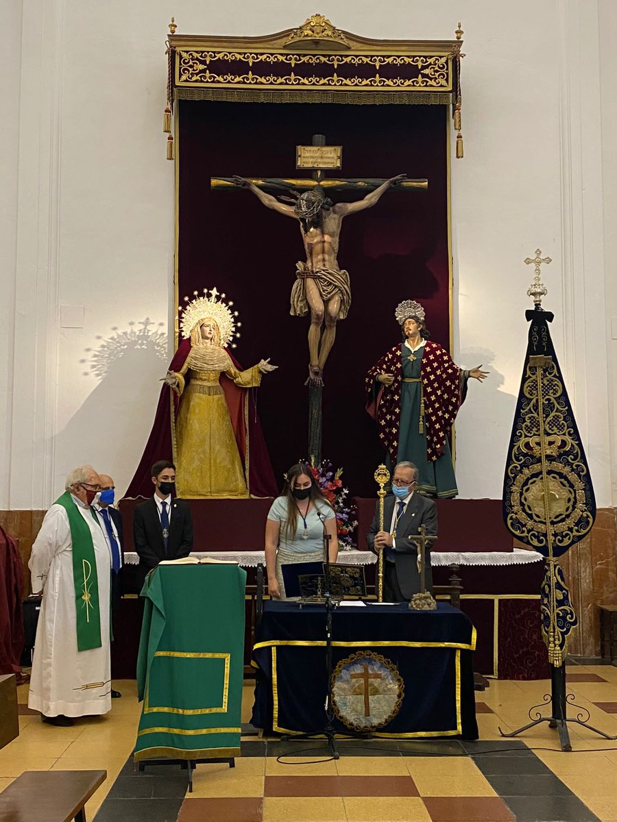 HdadAguasCadiz's tweet photo. En el día de hoy ante Nuestros Venerados Titulares, han tomado posesión los nuevos cargos en la Junta de Gobierno. https://t.co/OXysE9xdbp