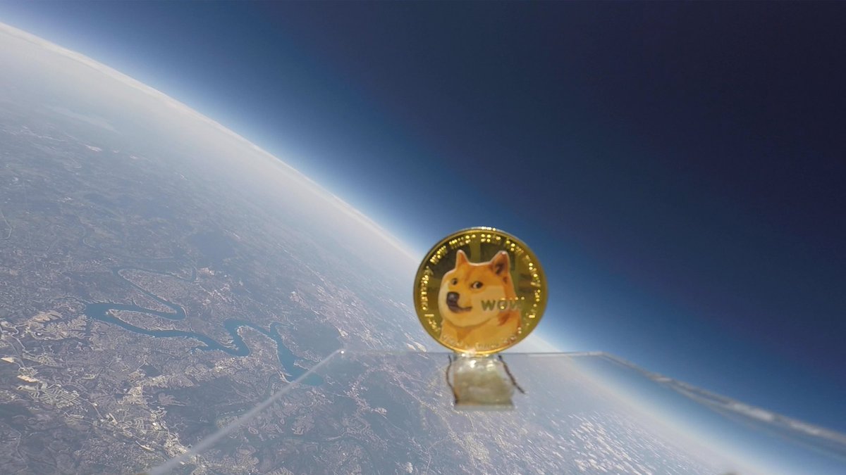 williamson_reid's tweet photo. I sent an actual Dogecoin to space with a weather balloon for @elonmusk 50th bday #DogeFather #DogecoinToTheMoon $DOGE https://t.co/WSLTdaBwVT