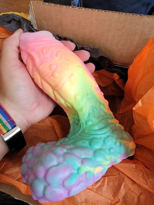 RinNeon/PupNeon’s pics and videos