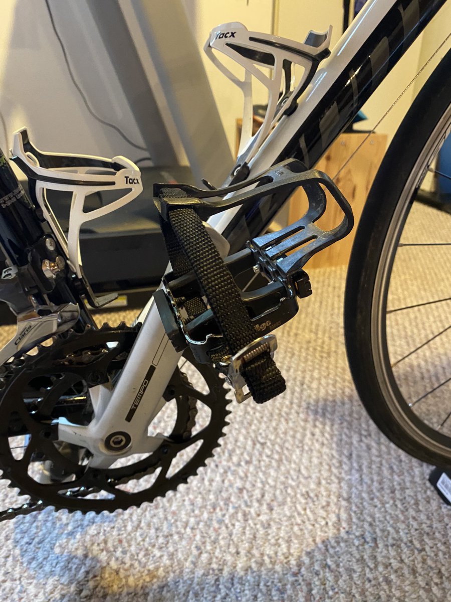 ottpak's tweet photo. Finally giving the #clipless pedals a go this #ottbike season. I spent some time this afternoon clipping in/out on the trainer; so far so good. Of course the road test will be the tell all story. 😬 Stay tuned for that later this week. #cycling #Shimano thanks to #fullcycle https://t.co/2eQIFYWJVx
