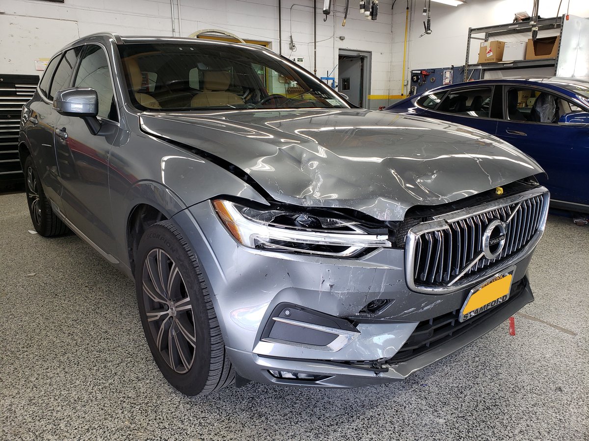 NorthStateCus's tweet photo. Happy Monday Twitter! What new projects did you bring in over the weekend? #audi #q8 #quattro #volvo #xc60 #t6 #awd #tesla #modelx #dualmotor #porsche911 #roughday #crushed #frontdamage #sidedamage #reardamage #authorized #collision #professionals #quality #integrity #est1970 https://t.co/6U6KcHsmFc