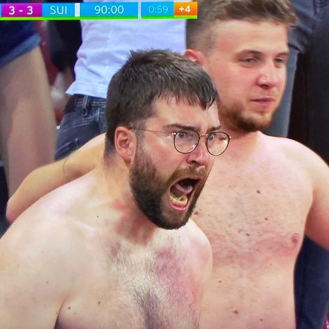 DexertoEsports's tweet photo. Getting sent to the Gulag vs winning your Gulag https://t.co/RuN1ZO5GEm