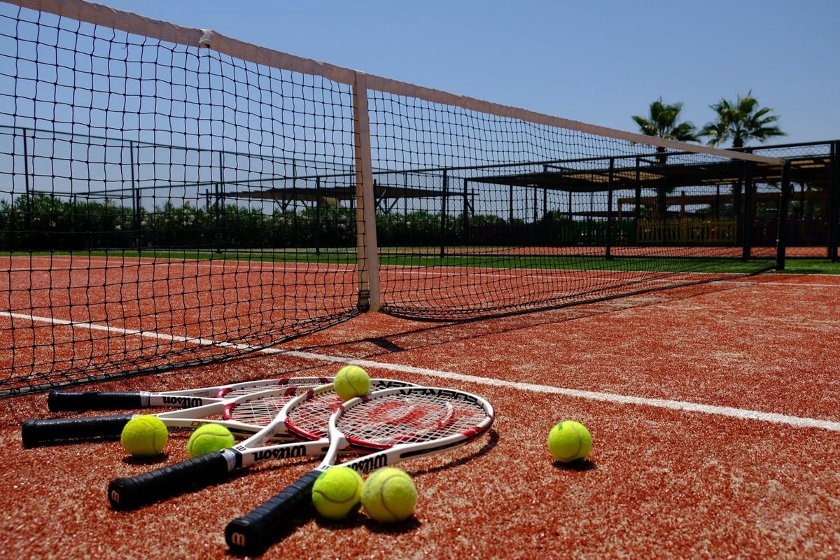 tedgroup's tweet image. It's that time of the year! 🙌

Grab your tennis racket and trainers! 🎾 

It's the first day of Wimbledon! 

#weareted #wimbledon2021 #tedactive #sports #tennis #TuiSensatori #getthepimms