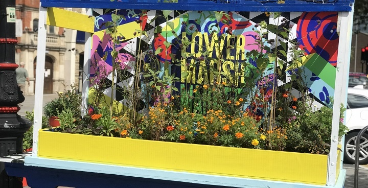 lambeth_council's tweet photo. You could win £150 prize in 1 of 8 Blooming Lambeth categories. Know an amazing gardener in Lambeth or love your own garden? DEADLINE Fri 30 June.  Take a photo, write a few words. LAST CHANCE to enter - bloom@lambeth.gov.uk T: 0207 926 3401 
https://t.co/tx9NEpw1Rb https://t.co/xZxHSgndx1