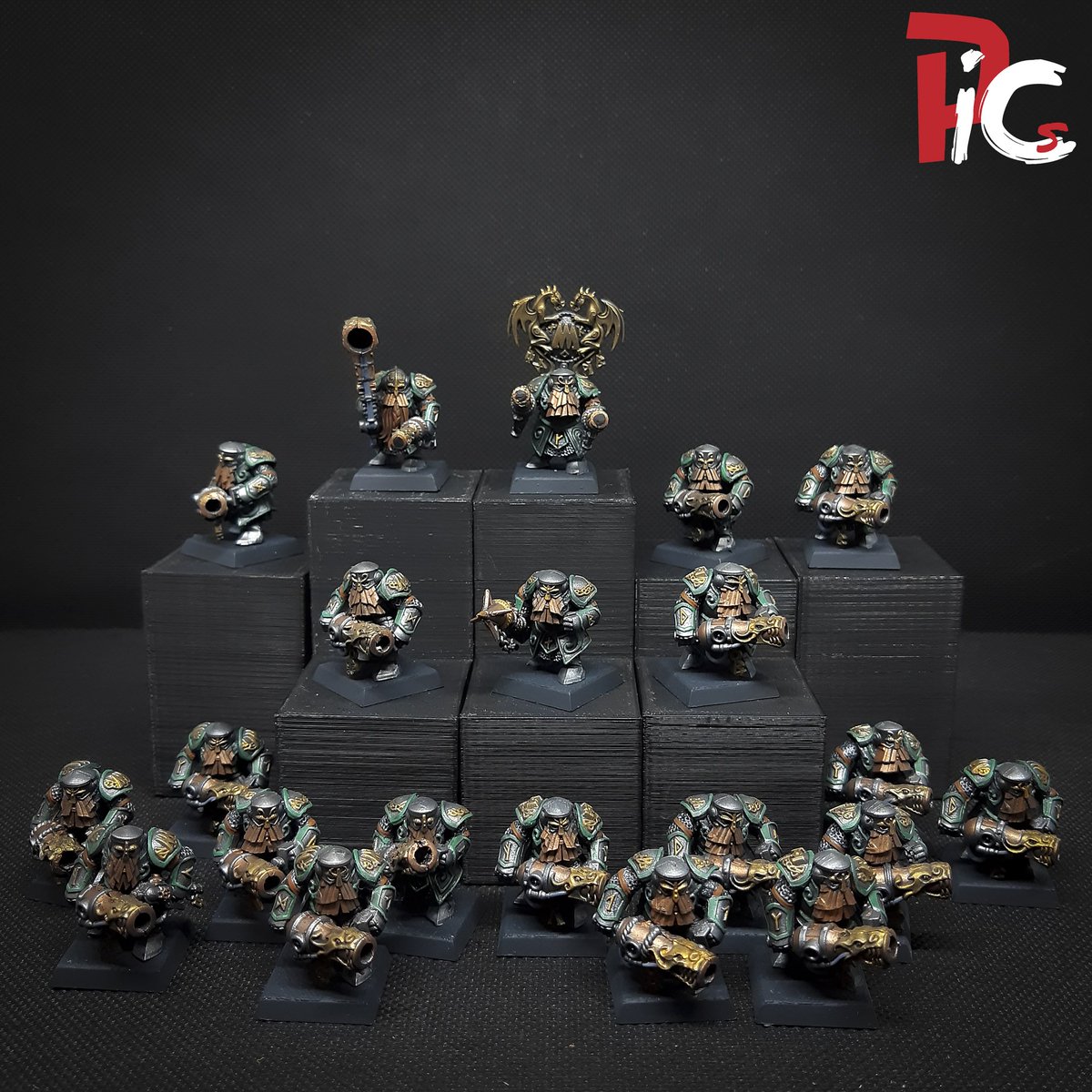 PlayInColor_S's tweet photo. #Dracohierros #enanos para #WarhammerFantasy .
.
#PlayinColorStudio 
#miniature #miniaturepainting #comissionpainting #paintingminiatures #paintingwarhammer #warhammer #WarhammerAgeOfSigmar #aos #ageofsigmar #dwarf #dwarfs #irondrake #irondrakes https://t.co/7YZoWUdfKD