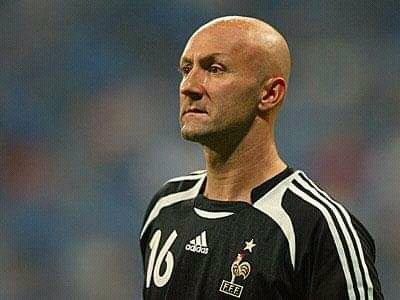 Happy birthday fabien barthez throwback to his beautiful coures 