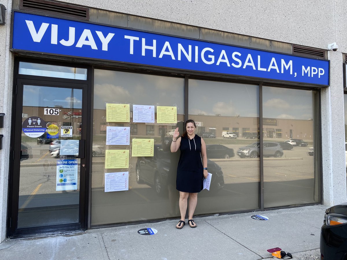 AmberBowenforEd's tweet image. Today @jbrownETTPrez and I delivered Report cards to @VijayThaniMPP.  These teachers give you and @fordnation an “F”. You have failed the people of Ontario. #ETFO @ElemTeachersTO #paidsickdaysNOW