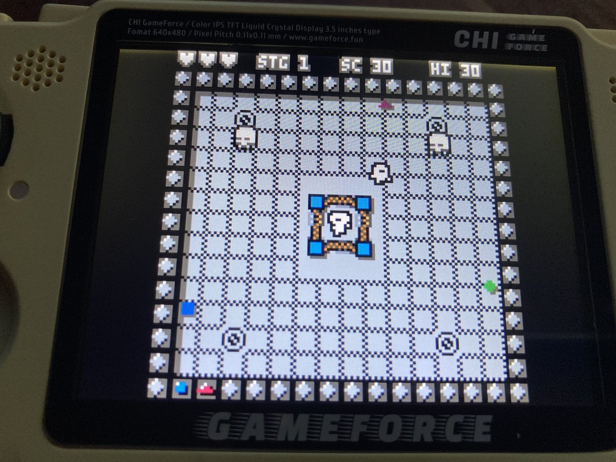 Ludokultur's tweet photo. Can confirm that @krystman of @LazyDevsAcademy definitely wasn't kidding when he said the GameForce was great for #PICO8! So crisp!

The super cool games shown:
- Combo Pool by @NuSan_fx 
- Nodes by @exquisite_bytes 
- Just One Boss by @bridgs_dev 
- Nemonic Crypt by @nemo_dev https://t.co/RN82B1i33Y