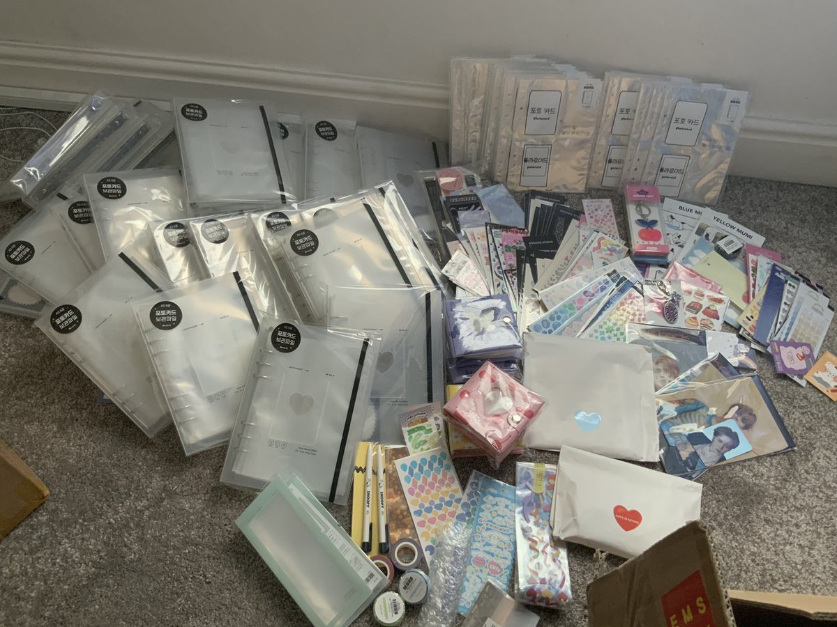 captnhyuck's tweet photo. #captnhyuckup may batch 1 and 2 arrived over the weekend and i’ve only had the chance to open them up now. i’ll sort these out over the week and i have no right to ask for any more of your patience but i will get on these as quick as i can for domestics https://t.co/Nf9reEeMaT