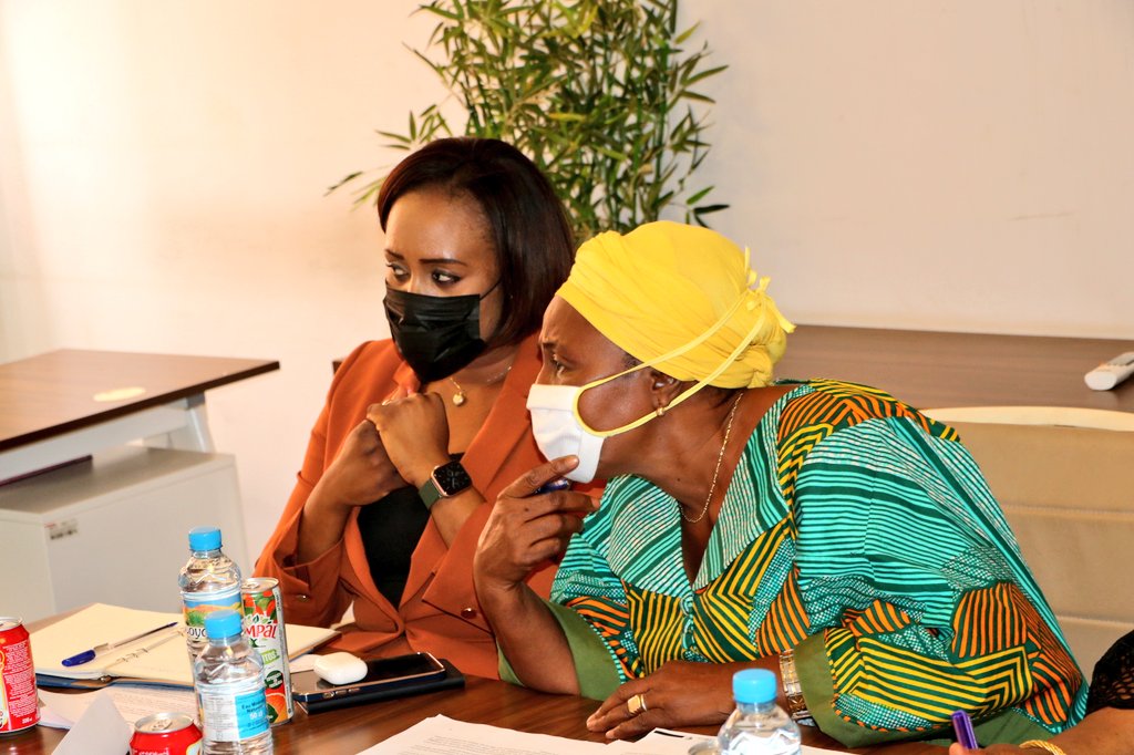 MIPPP_Guinee's tweet photo. Réunion d'échanges entre les cadres du @MIPPP_Guinee et du Ministère des droits et de l’autonomisation des femmes pour 
améliorer le score de la 🇬🇳 dans le cadre de l'accès au programme du @MCCgov, notamment sur les questions liées au genre dans l'économie 
@GouvGN
@APIP_Guinee https://t.co/41vfsPE9R9
