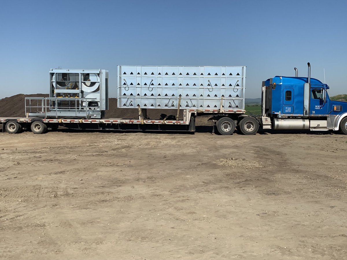 pierson_ken's tweet photo. #2416 grain dryer in the making ⁦@meridianmfg⁩ ⁦@UFAcooperative⁩ https://t.co/rt32KHizGY