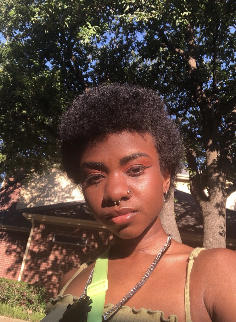 AfroPrincex's tweet photo. Hi y’all. Made a post on Juneteenth about a class I could use some help covering. I wasn’t going to post a follow up post and have thought it over for days, but I just have $260 left and would really appreciate any help. 💕

My cashapp, venmo, and ko-fi are Afroprincex https://t.co/xK72sYZhwC