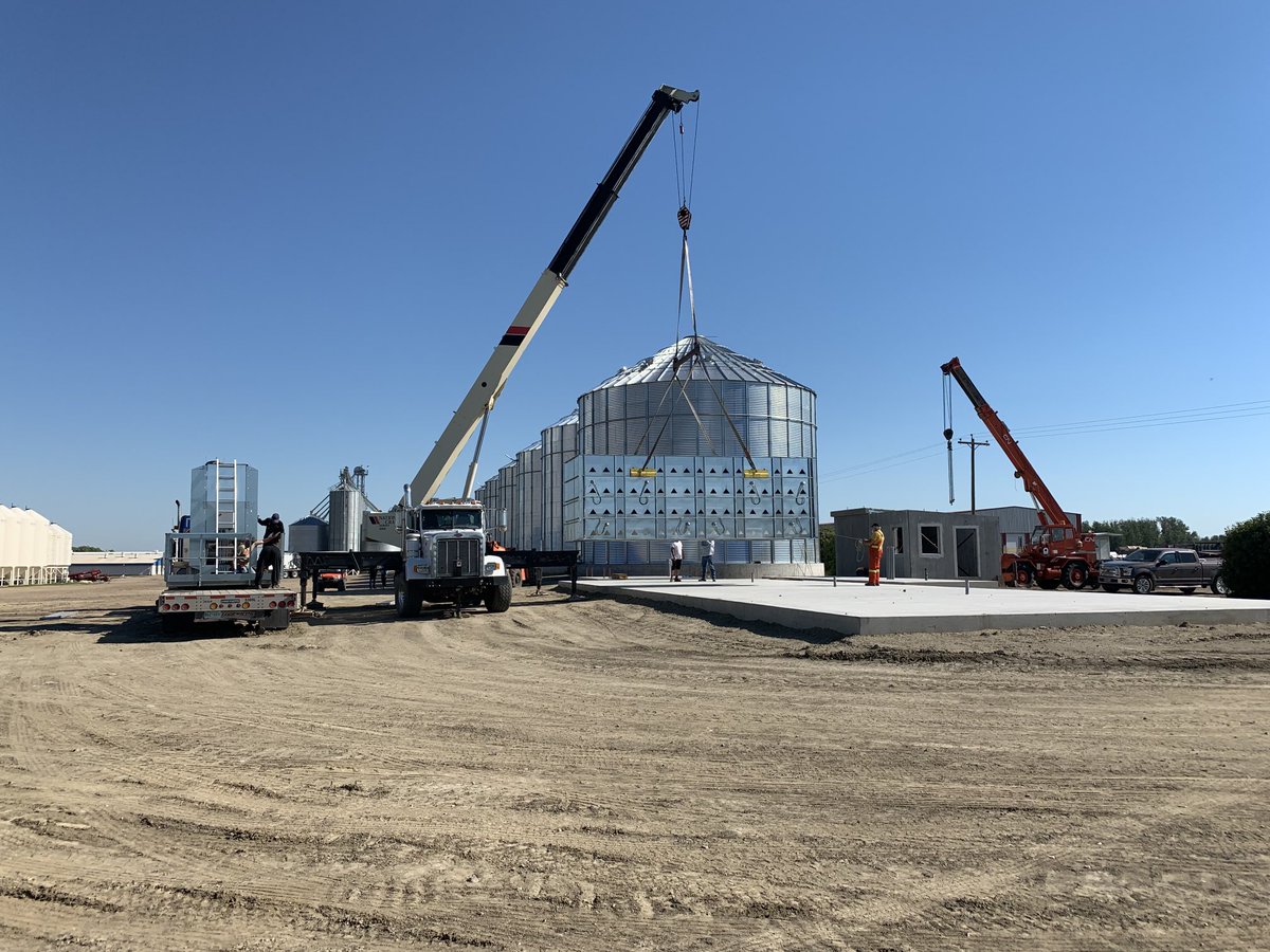 pierson_ken's tweet photo. #2416 grain dryer in the making ⁦@meridianmfg⁩ ⁦@UFAcooperative⁩ https://t.co/rt32KHizGY