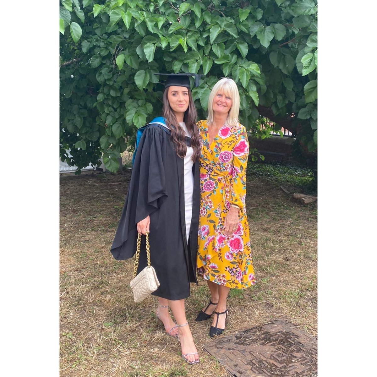 elliewestonOT's tweet photo. Officially graduated with a First Class Bachelor of Science with Honours in Occupational Therapy 🎓✨ 

#classof2020 https://t.co/cRuUT1PZ1r