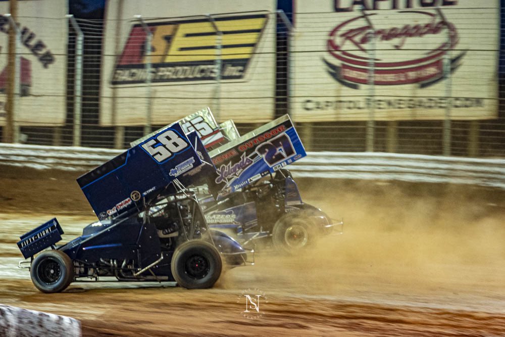 NSignorCreative's tweet image. This is one of those “It’s a tad blurry, but I don’t even care!”

3 wide for 2nd place in the heat race last night @bapsrace between @19_Wagaman_Jr, @JeffHalliganRcg, and @devon_borden.

#PaSpeedweek #postitanyway