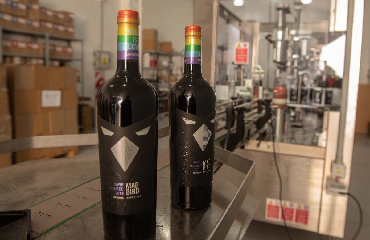 BuddhaTrials's tweet photo. En el Día del #OrgulloLGBTIQ recorrimos @corbeauwines, quienes lanzaron su campaña en apoyo a la diversidad "Wine is Love". Acciones como estas sirven para visibilizar derechos e igualdades, reflejando características de la sociedad mendocina, como lo es el respeto y la libertad. https://t.co/Te4y58haer