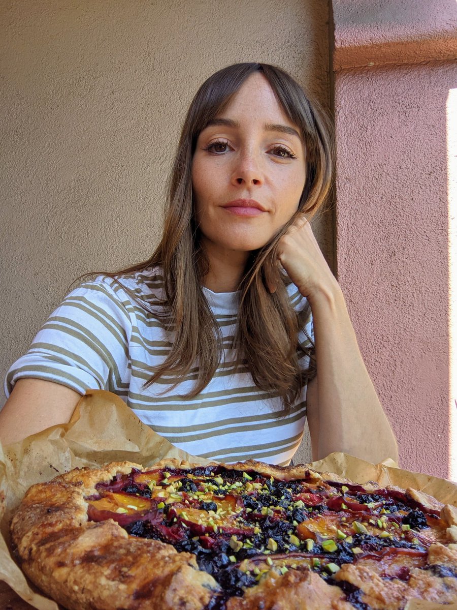 primopezzo's tweet image. Favorite new galette technique from @SusanSpungen : bake it in a skillet 🎇