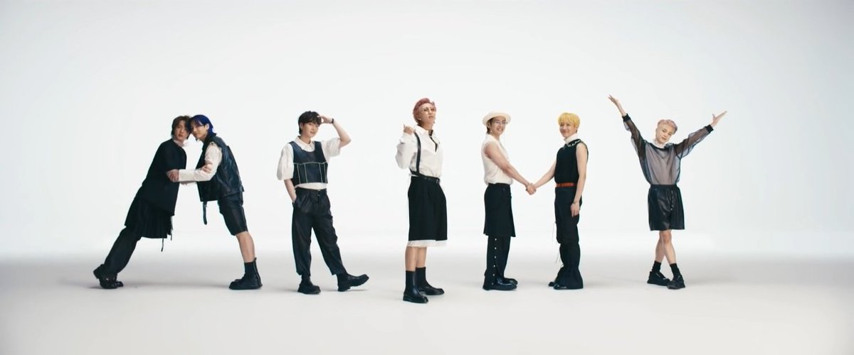jeje__twt's tweet photo. waww congratulations kings buat butter yang berada di posisi 1 selama 5 minggu berturut-turut 🎉🎉🤗💜

fandom hug🤗 makasih buat army yang udah kerjasama buat nyampe ke titik ini. love you so much guys😭😭💜💜

congrats kings
teamwork makes the dream work
#Butter5thNo1OnHot100 https://t.co/hGA1OfE6tu