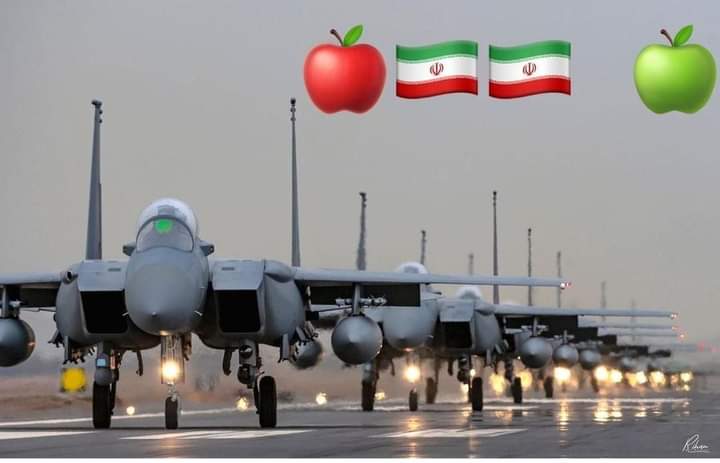 batzssfffzshat's tweet photo. 🔴#عاجل

غارة جوية سعودية تستهدف2 من خبراء الحرس الثوري الايراني في اليمن

إسم الاول: ادريس اصغر من فيلق القدس
الوحدة: كتيبة ١٤ فرقة ٢٢ مهدي

إسم الثاني: رحنا بهرام
الوحدة: كتيبة حمزة فيلق القدس

اكلوا تفاح🍏 اثناء نقل تقارير للقيادات الحوثية في معسكر الخنجر بمحافظة الجوف اليمنية https://t.co/V0yEaaLasw