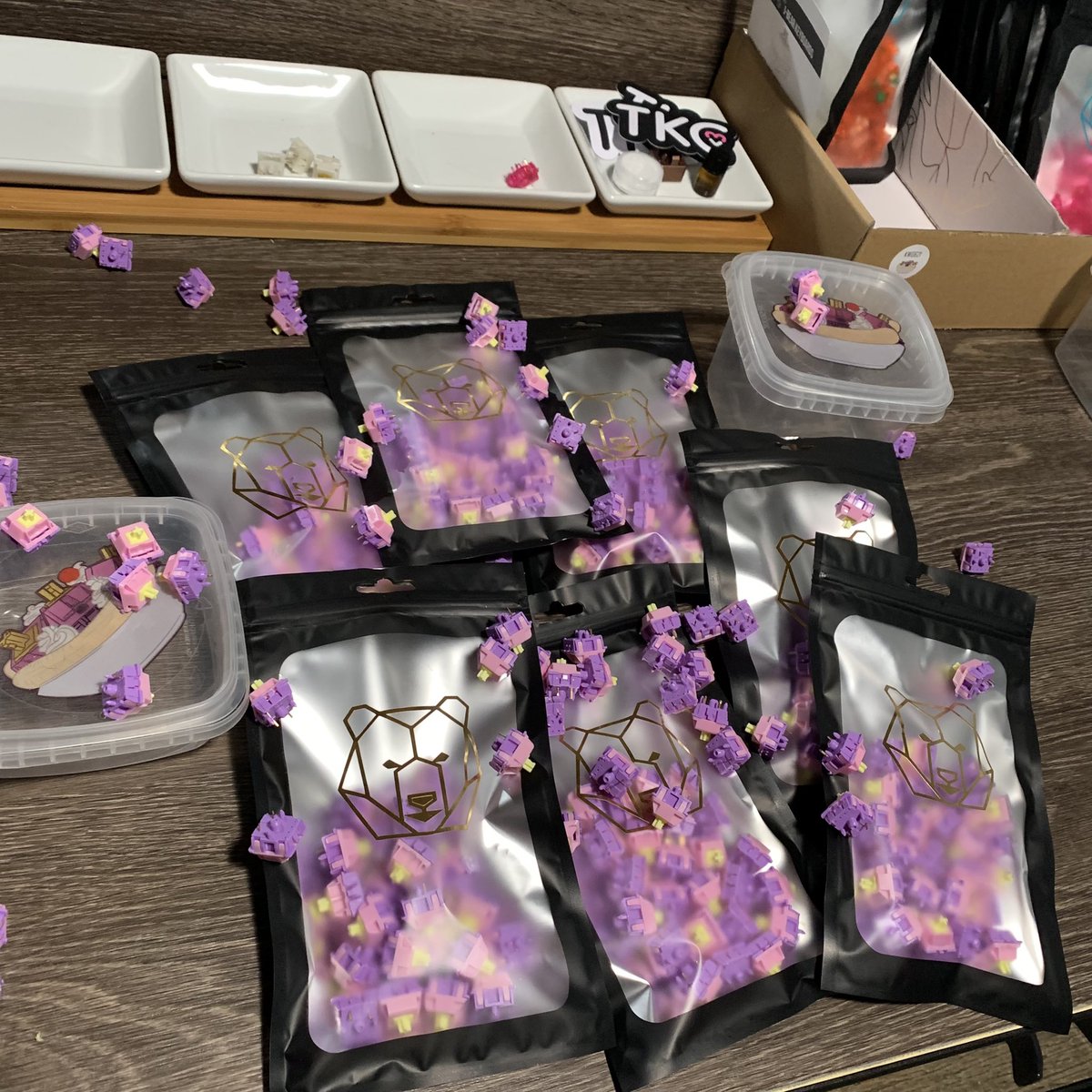KeyboardsJ's tweet photo. Fresh restock of in house inventory Banana Splits!!! Will be live on store tonight at 6:30PM EST. #mechanicalkeyboard #keeb #equalz #bananasplits
https://t.co/emvAyBKXse https://t.co/TzrDhNEKTM