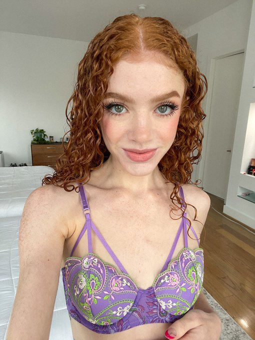 I&rsquo;m about to go 🧚🏻LIVE🧚🏻 on chaturbate  Hit the link below to join 👇🏻  https://t.co/oUbRuLgTns https://t