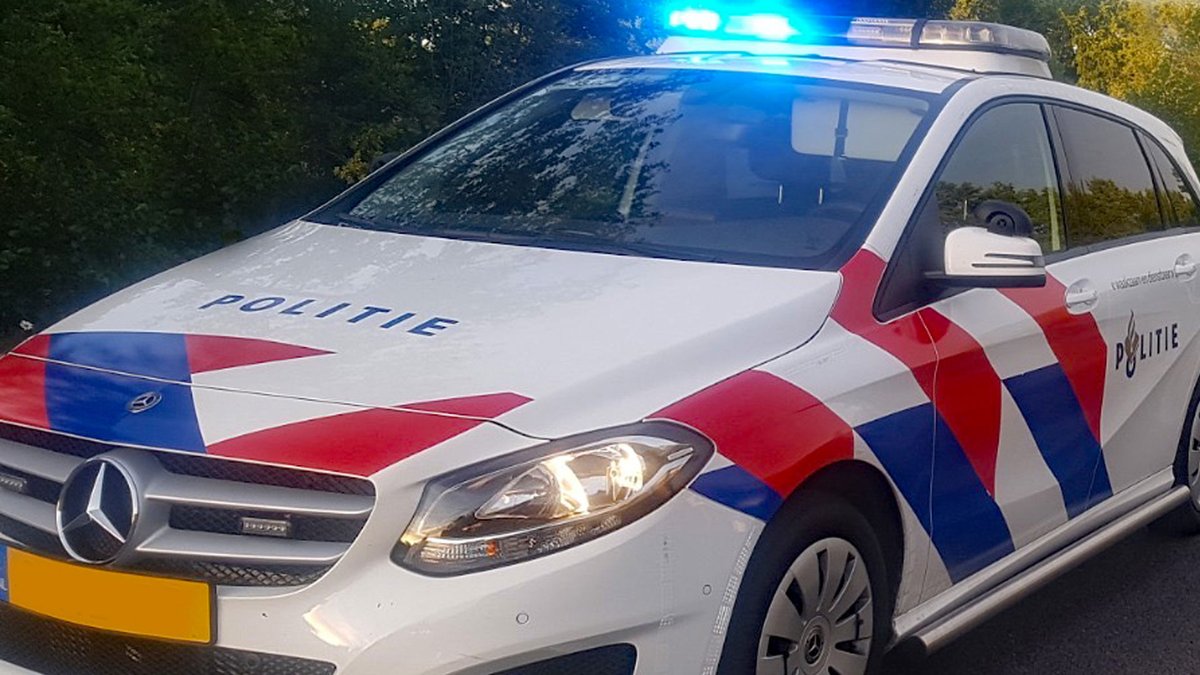 26-jarige man gewond bij steekincident in Nijeveen -..