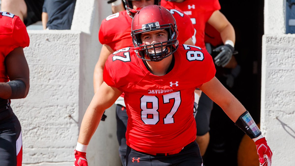 After a great phone call with <a href="/Coach_Hogs/">Mark Hogan</a> I am blessed and honored to earn my first Division 1 offer from <a href="/DavidsonFB/">Davidson Football</a>. Thank you so much for this opportunity! @HopewellFTBL <a href="/porter_abell8/">Porter Abell</a>