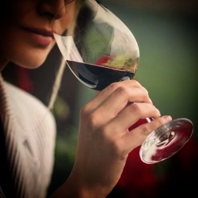 LaCasonaDFlores's tweet photo. El Mejor regalo lo encontrás en @cavaclubwines(Instagram)🍷🍇
Disfrutá nuestra selección de Vinos y Espumantes para Delivery - Take Away
Consulta costo de envío
Retira sin cargo del local
Delivery 📞4632-1060
Whatsapp 11-5667-4097
Cava Club - Pedidos Ya
#cavaclub #vino #wines https://t.co/N1RWnfN3dk