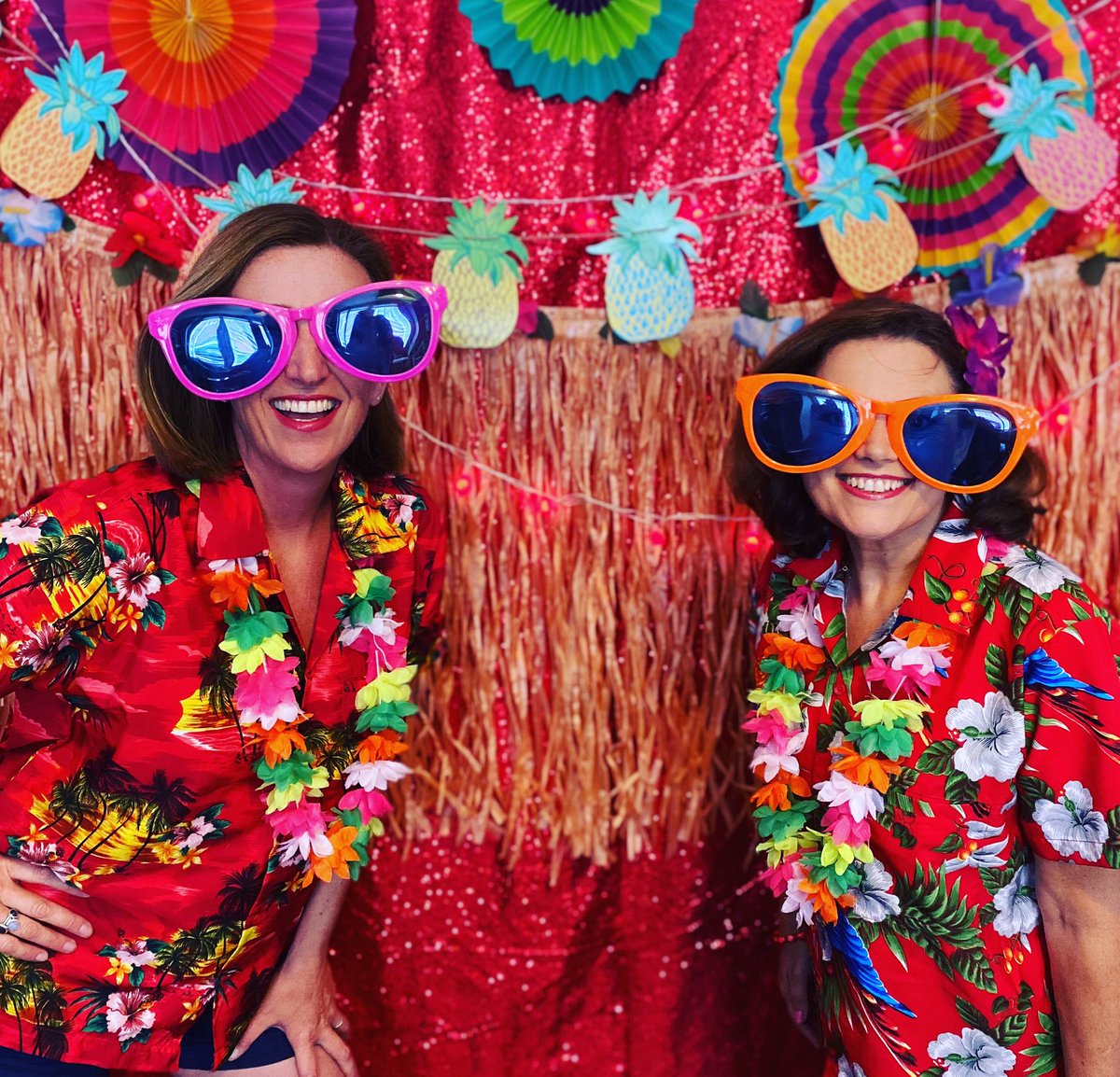 singinghands's tweet image. This SATURDAY morning, we’re hosting a Summer-themed webinar! A mixture of favourite rhymes, action songs &amp;amp; pop - get dressed up if you fancy &amp;amp; come &amp;amp; join us!  Let’s have a staycation sign &amp;amp; singalong! #makaton ☀️ 🏝 

10.30am.  £3.50 🙌 Sat 3rd July 

singinghands.co.uk/what-we-do/for…