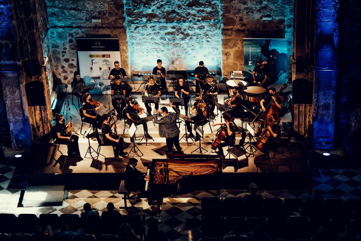 En el escenario Mario Mora <a href="/pianomora/">🎹MarioMora🎙️</a> como piano solista y la Joven Orquesta de la Comunidad de Madrid <a href="/jorcam_/">JORCAM</a> bajo la batuta de nuevos jóvenes directores Jonathan Rives y Jose Andrés Fernández.

¡Muchas gracias a todos por haber participado!