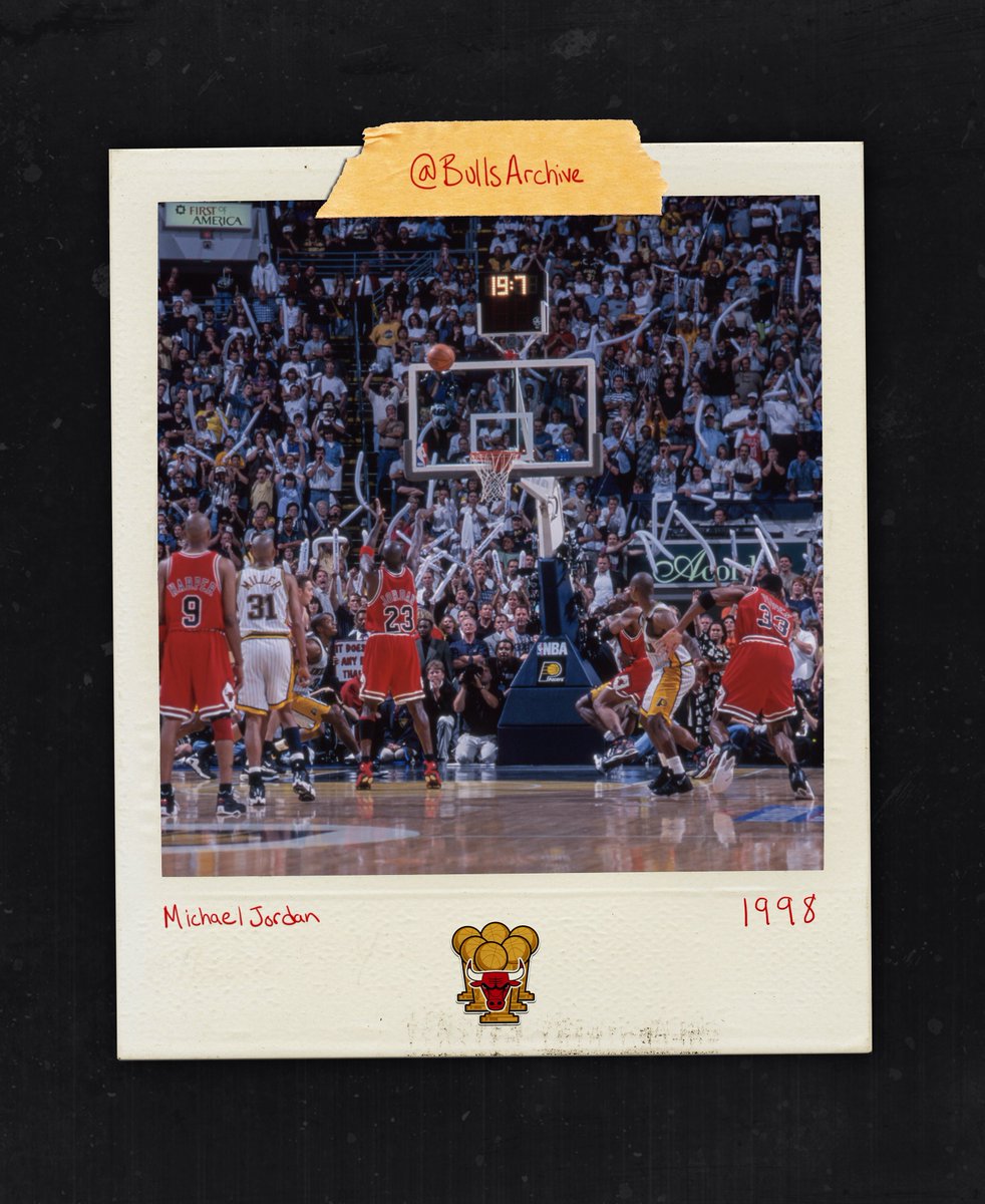 BullsArchive's tweet photo. All eyes on the 🐐 #MJMondays https://t.co/uQL35wvOkX