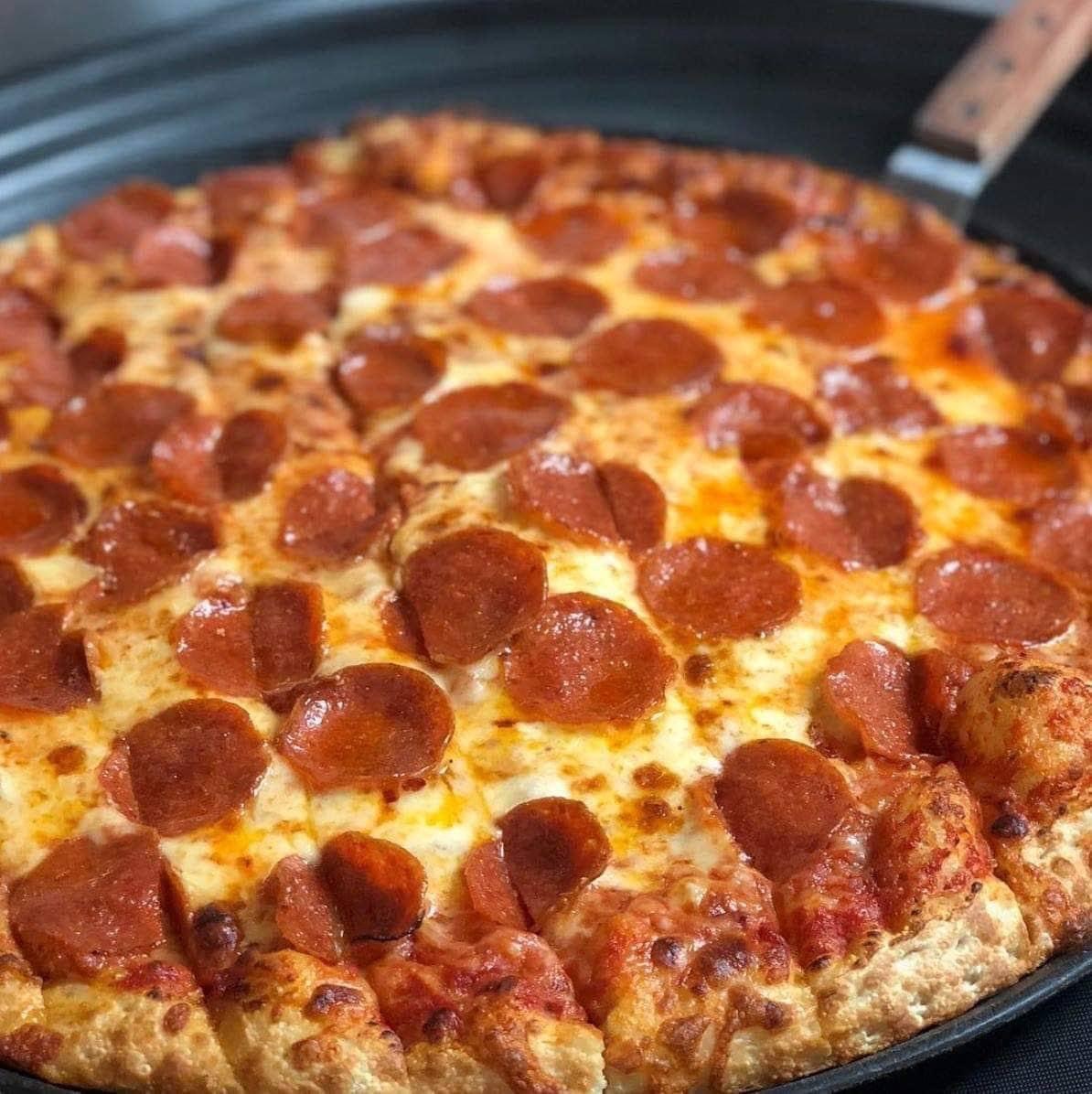 Yep, it’s a pepperoni kind of night 😍🍕. #MondayMotivation