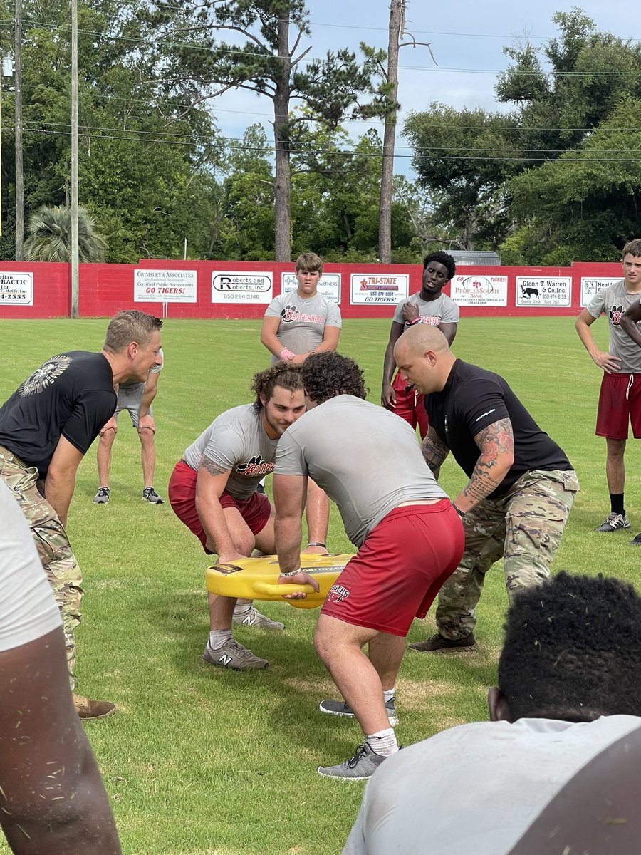 JPSchumacher5's tweet photo. The first Florida High School to accept the challenge and complete the @army_athlete workout!!! @blountstownFB Sad I couldn’t get down there with the team but I know I missed a really good one!! @SSGDavis2 @DisantoSgt @usarec @USAREC_CG @ArmyTeamAtlanta @GoArmy @USArmy https://t.co/v3mqT0ULDa