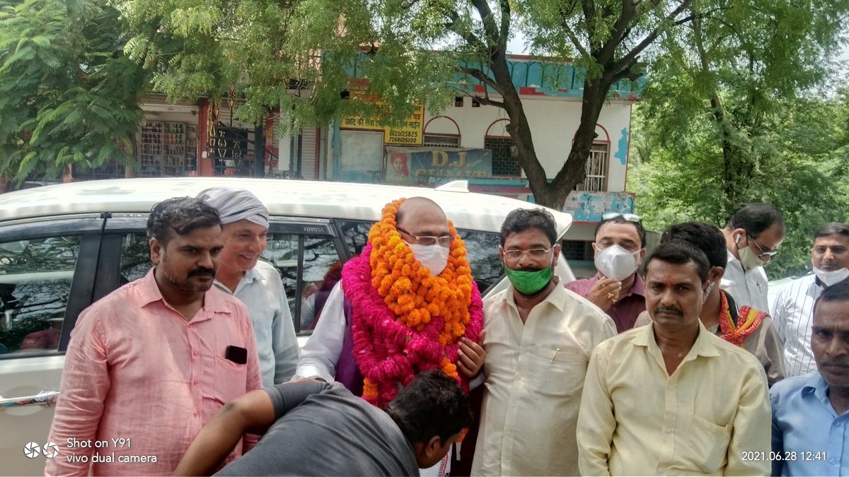 virendrabjp's tweet photo. लखनऊ से जनपद उन्नाव जाते समय मोहनलालगंज क्षेत्र के मोहनलालगंज कस्बा, सिसेंडी व मीनापुर में भाजपा पदाधिकारियों, कार्यकर्ताओं एवं नागरिकों का स्नेह प्राप्त हुआ।
आप सभी का ह्रदय से आभार व्यक्त करता हूँ। https://t.co/78v0c2kb5w