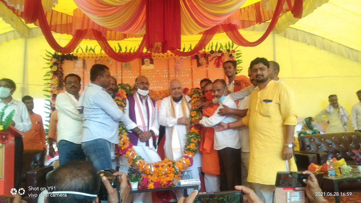 virendrabjp's tweet photo. उन्नाव जिले में भगवंतनगर विधानसभा क्षेत्र के बीघापुर में मा०विधानसभा अध्यक्ष श्री @Speaker_UPLA जी के कर कमलों द्वारा हमारी संस्था यूपीसीएलडीएफ द्वारा निर्माणाधीन आधुनिक कृषिबीज गोदाम का भूमि पूजन, शिलान्यास तथा नव निर्मित राजकीय पशुचिकित्सालय सिकन्दरपुरकर्ण का लोकार्पण किया गया। https://t.co/d5tY9SicSt