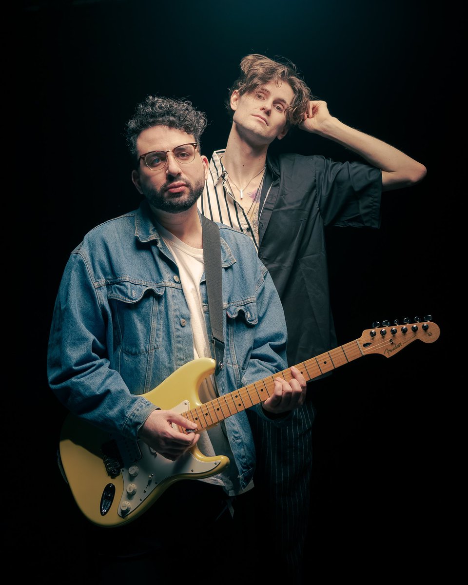 ‘doubt myself’ music video, out on friday 🖤

YouTube Premiere at 1PM EST: youtube.com/watch?v=RHH5r8…