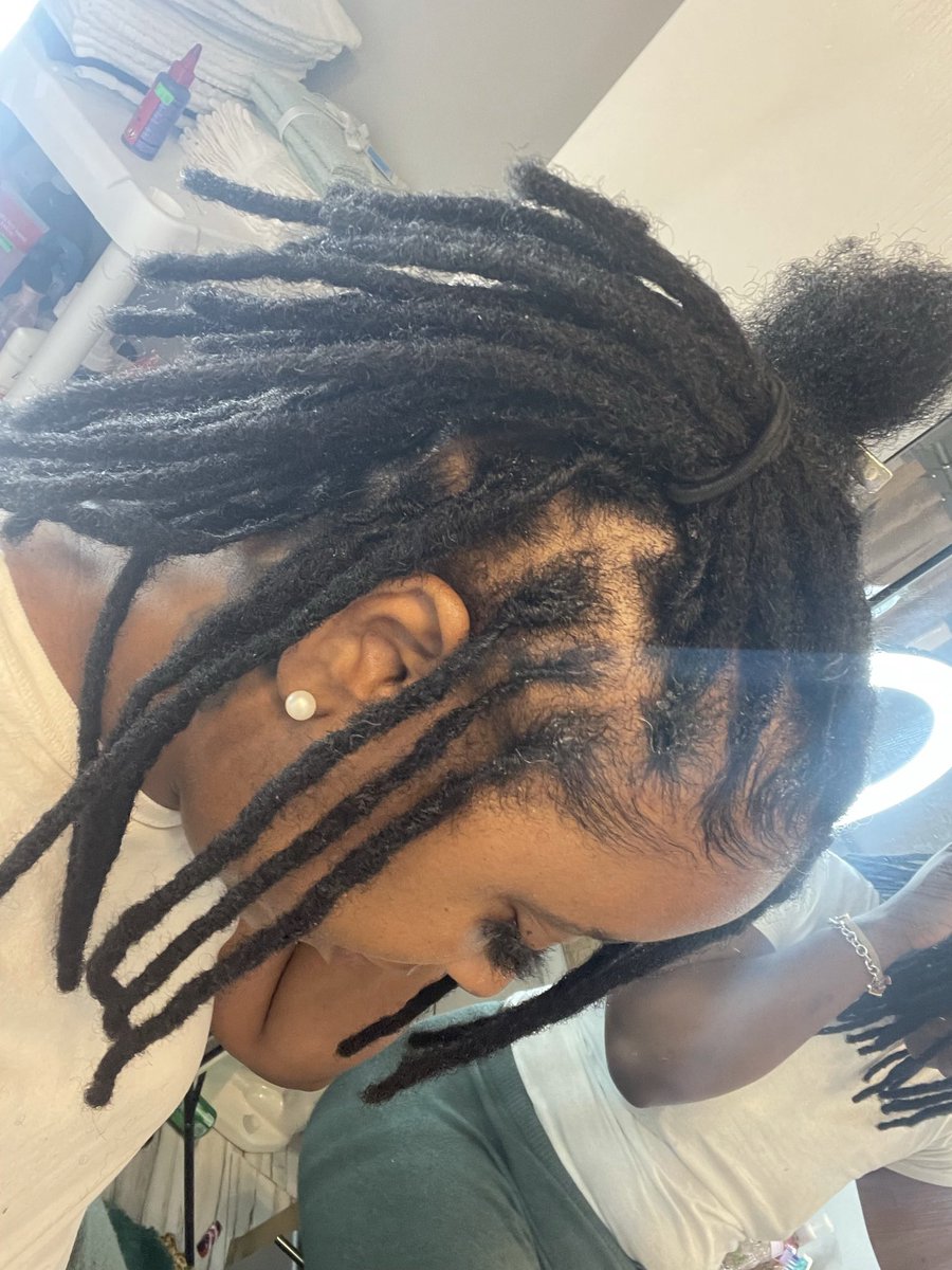 Baldie__Rose's tweet image. Ever wanted locs but didn’t want to go through the “short stage” 😔, or have existing locs that need repair🥺, I have the answer for you☺️ LOC EXTENSIONS 💈. 

Doing my own hair was a challenge but I LOVE the outcome,💕

I will be offering this service as well❤️

#locextensions
