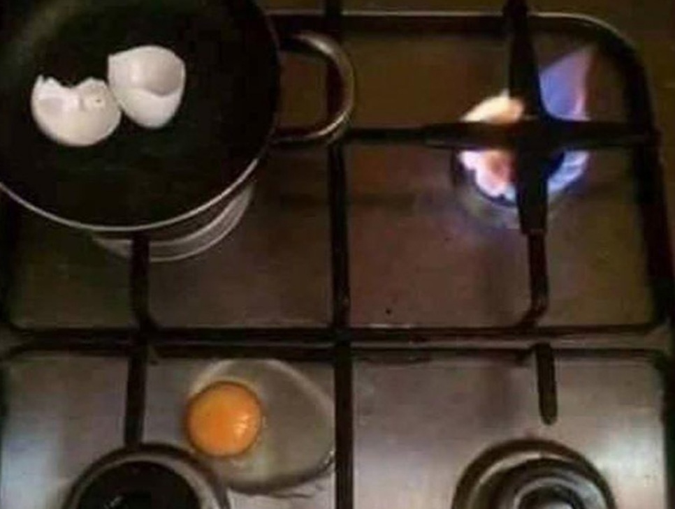 stfufeeIs's tweet image. me doing anything while someone&apos;s watching