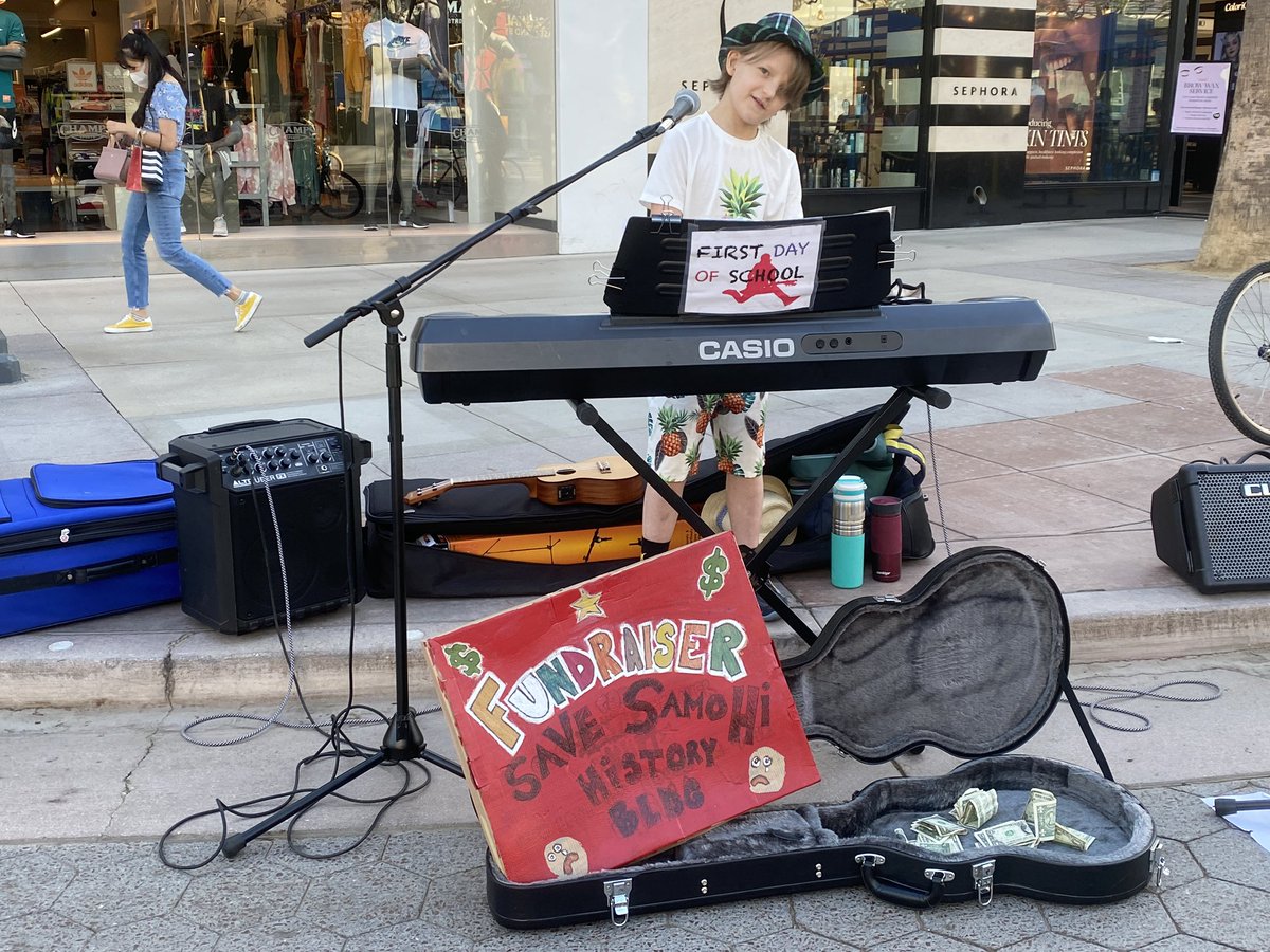 FDOSofficial's tweet photo. Playing 🎶🎸🎹 to help protect the Santa Monica High School History Building! Demolition any day now. Donations to https://t.co/UkNAWzelWx @santamonicacity @OurSantaMonica @SantaMonicaPres @SantaMonicaSun @SMObserved https://t.co/TQoI3I09qy