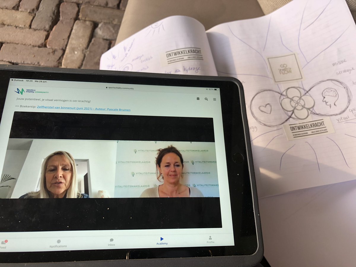EmilieGroot's tweet image. Aan de slag met mijn huiswerk voor de opleiding tot #vitaliteitsmakelaar

Hoe zorg jij voor een goede balans tussen leren-leven en werken?

Anita Verstappen interviewt @PascaleBruinen over haar nieuwe boek “zelfherstel van binnenuit”

#ONTWIKKELKRACHT 
#GOwithFLOW
#vitaliteit