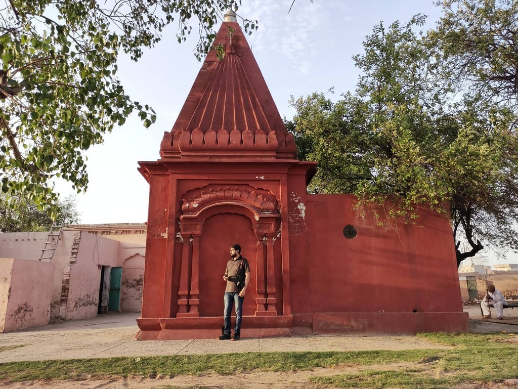 sialkotobserver's tweet photo. Puran Bhagat Temple | Sialkot 
.
.
#sialkot #sialkotobserver #MobilePhotography #mobile_perfection #jabbarjamil #vscogram #worldcaptures #mobilecaptures #ig_worldclub #streetphotography #picturepakistan #snapseed #neverstopexploring #note8 #moodygrams #igers #worldbestgram #… https://t.co/cQE7XEPLU1