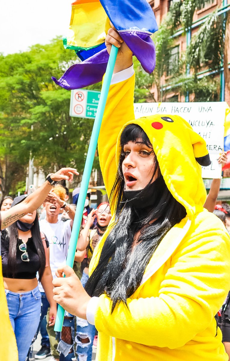 SocFotoMed's tweet photo. #SociedadFotograficaMedellin

Por un país donde celebremos ser diversos y amemos sin más 💜
¡Esta lucha es de todes! Y estaremos en la calle los meses que sean necesarios para hacer de la dignidad una política y costumbre.

Viva la lucha el orgullo y el amor
📸: Elisa Franco. https://t.co/Al5HShKofW