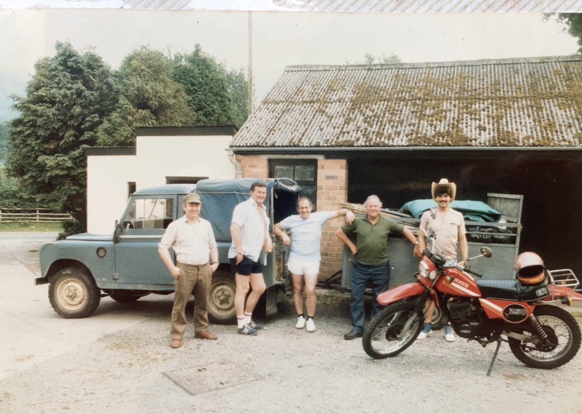 Tom Jones tweet media