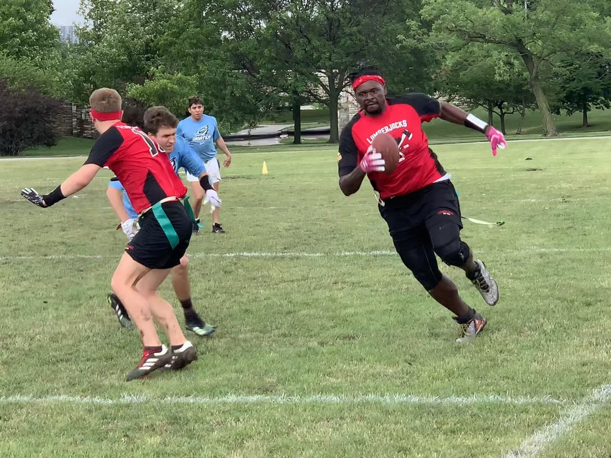 MNGFFL's tweet photo. The Minnesota Lumberjocks had their #pridebowl journey cut short by tornado warnings. The team was up 14-0 in its semifinal, finishing the tournament undefeated! Go Jocks! Looking forward to Gay Bowl in October cc @Vikings https://t.co/6Z0LTwYd2E