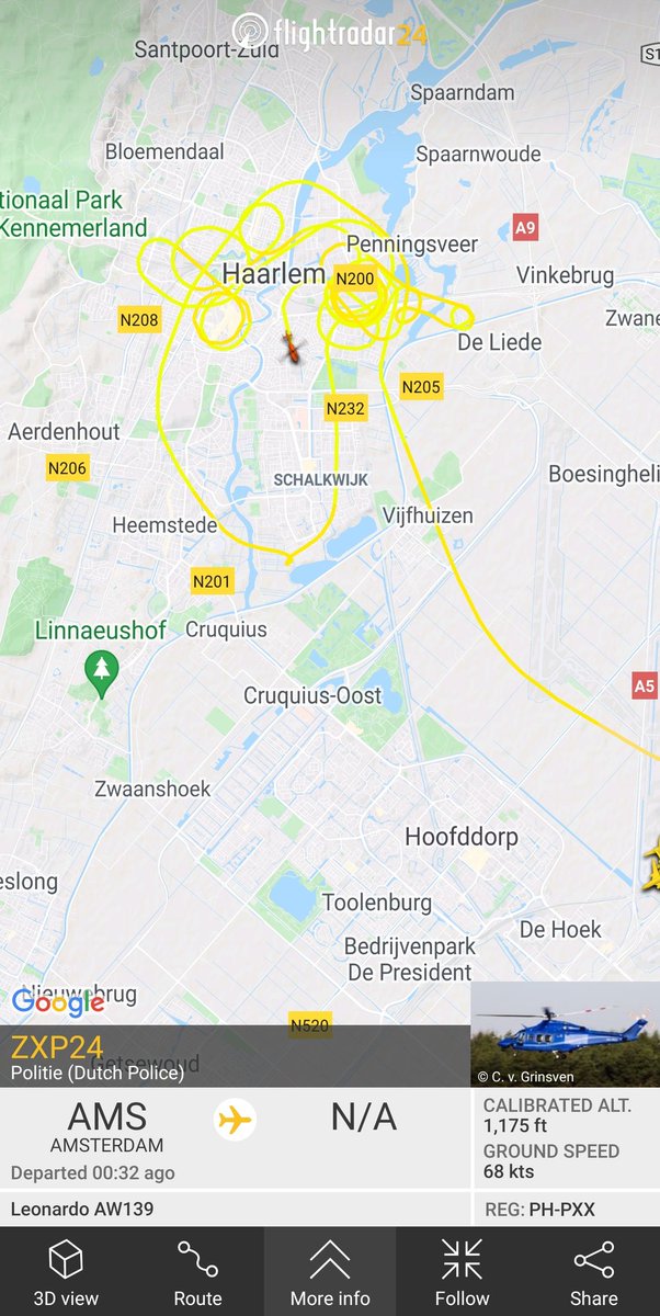 Langeveld's tweet photo. Vandaag spelen we politiehelikopter pictionary. Ik begin:

Een Giraffe?

#zxp24 #pictionary #haarlem https://t.co/YY8ucBTCeQ