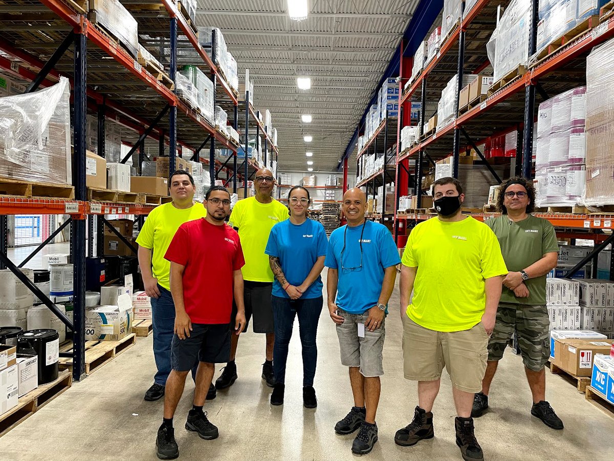 This National Logistics Day we celebrate this amazing team! They play a huge role in our company's success and we are thankful for their dedication to our customers.

#NationalLogisticsDay #aviation #team #aviationindustry #airlineindustry #aviationlovers #bizav #businessaviation