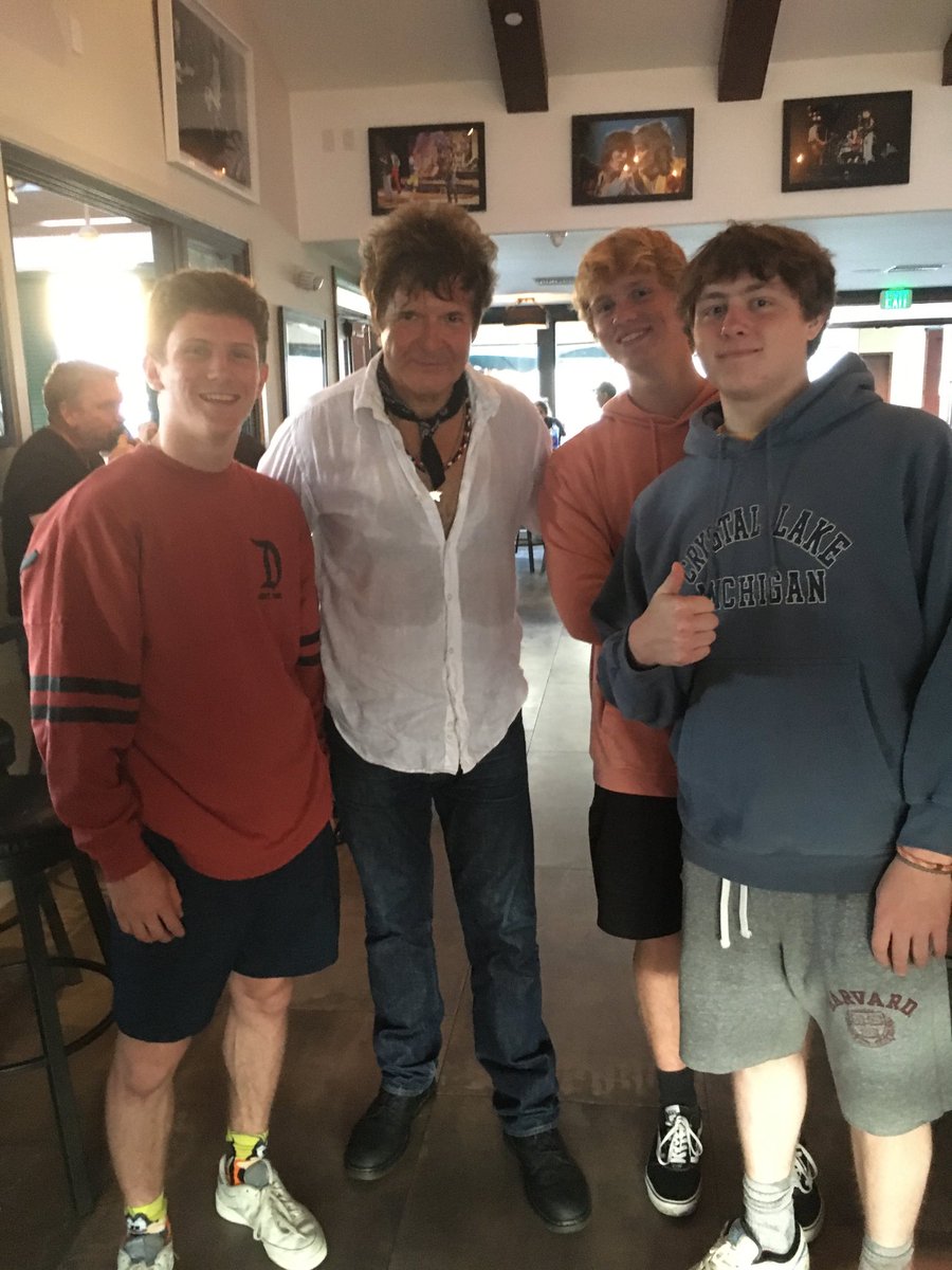 With some young fans after yesterday’s gig with The Long Shadows.