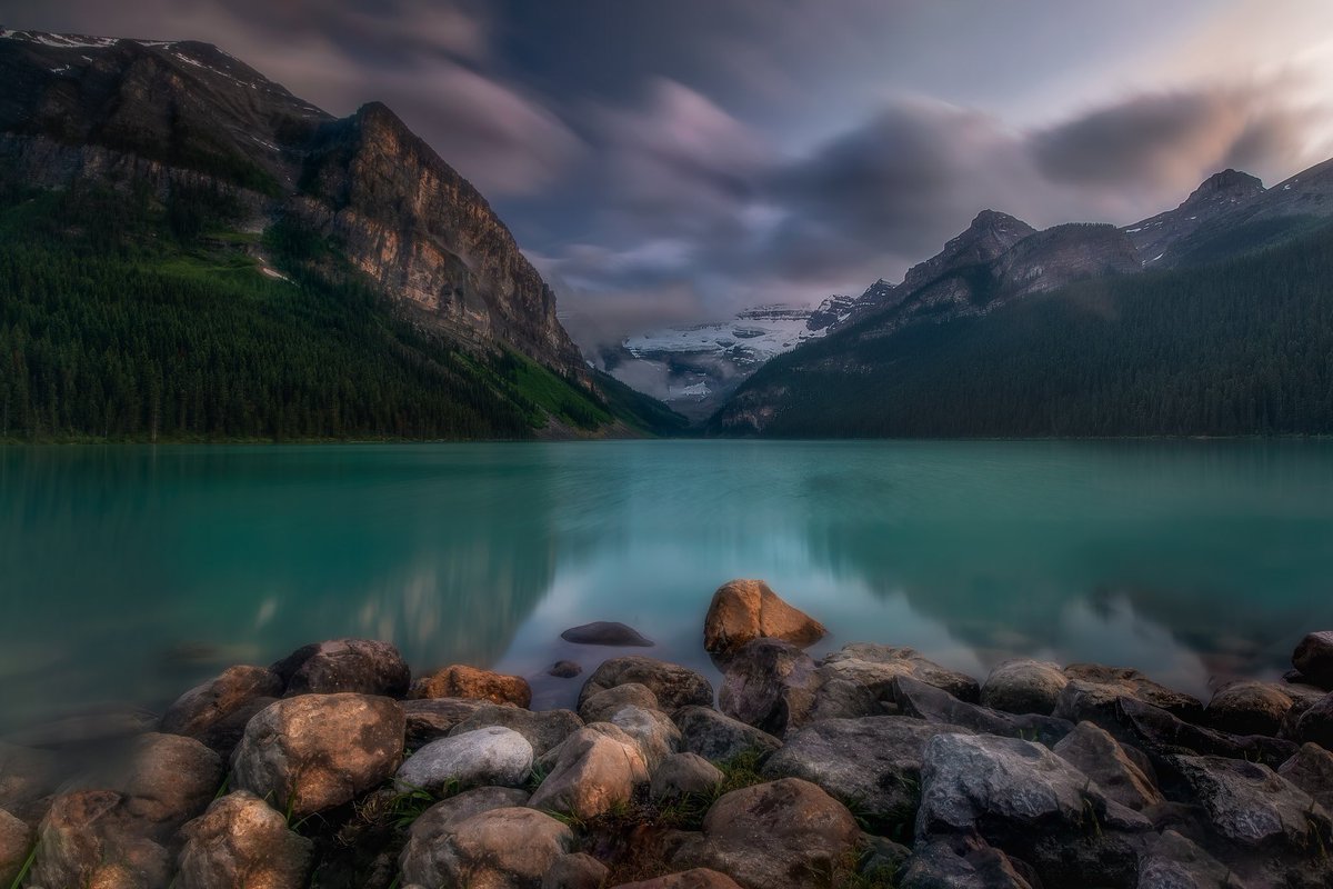 _jeffreyji's tweet photo. Sunsets in Banff hit different. https://t.co/R4ovXVaGwU